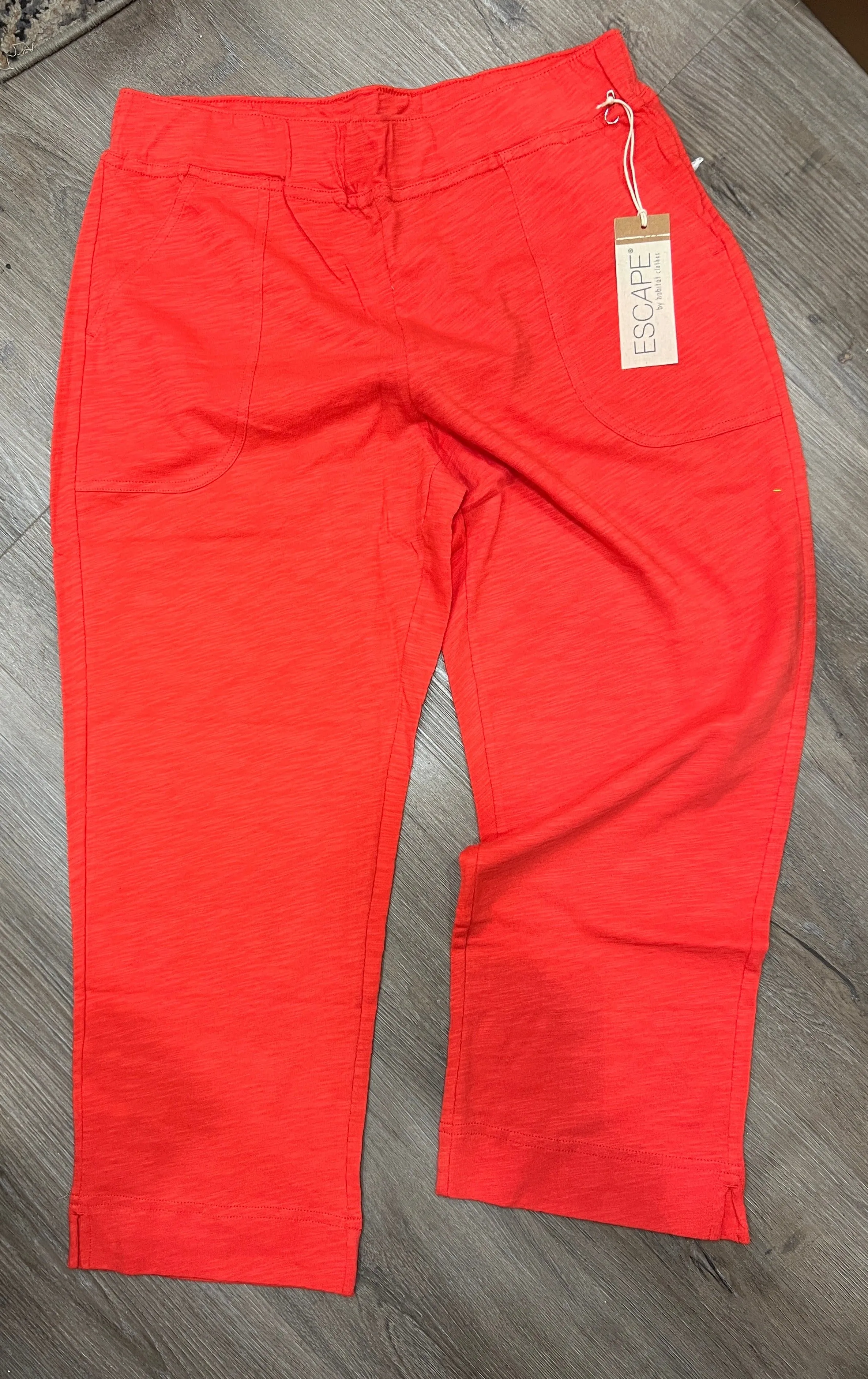 Cotton Slub Pocket Capri in Red