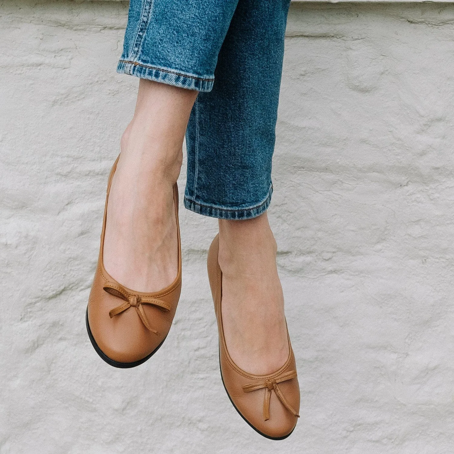 Flat Pump with Bow in Tan - 12672